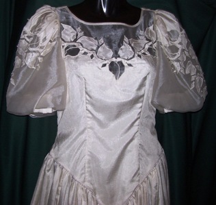 Vintage Pre-loved Bridal priced @ $200