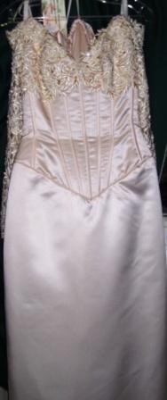 Pre-loved cream Wedding dress. size 10.