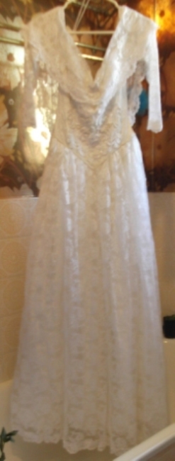 Pre-loved Weddding dress. $770