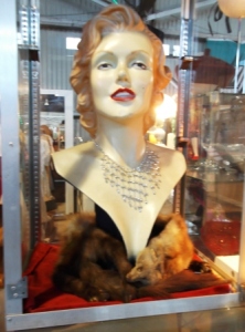 Original vintage fur collar $185-00