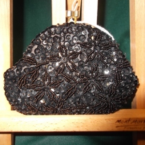 Black beaded retro purse.