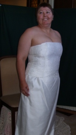 Size 18 Shoken Cream Bridal/Wedding Dress